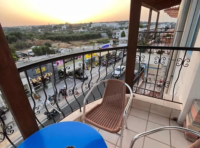 Centre Small * Hersonissos (Crete)